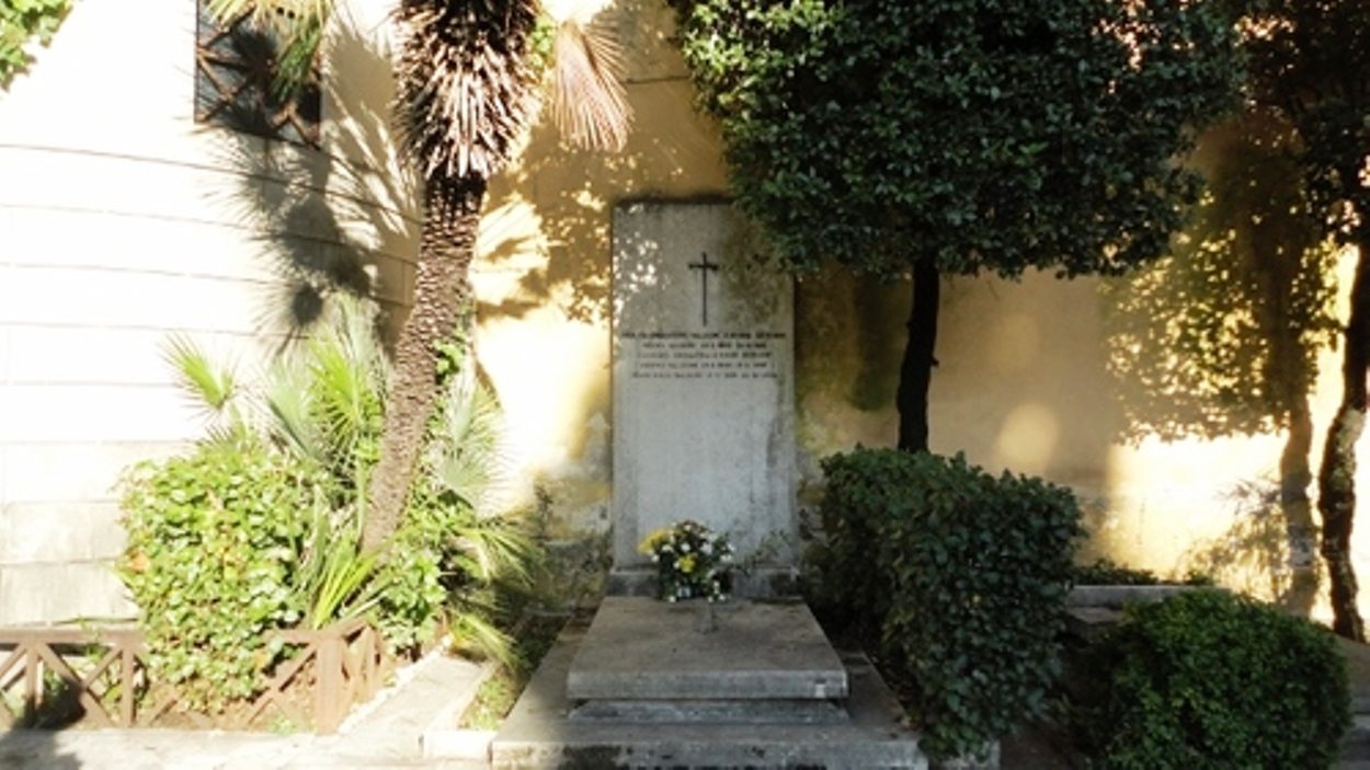 Pietro Valdoni's tomb,Rome (1).jpg